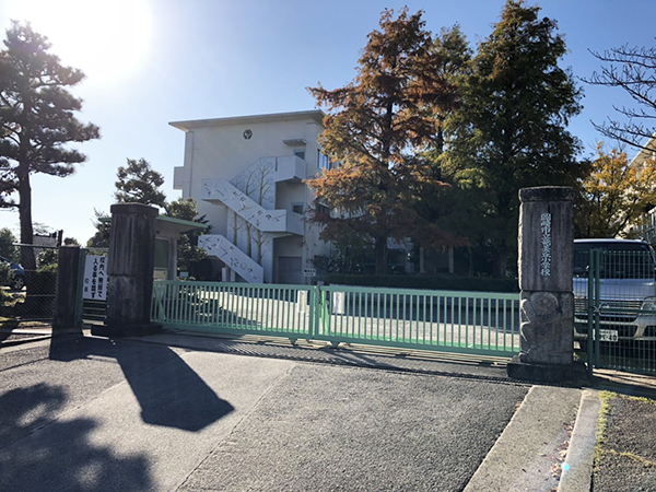 竜美丘小学校 画像